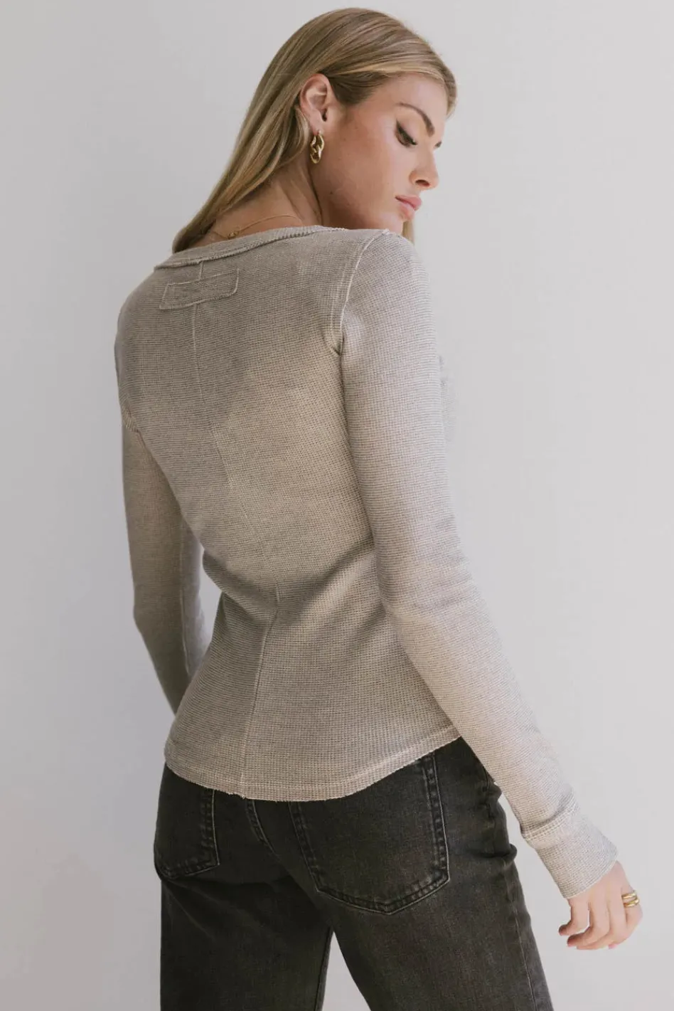 Bohme Conrad Fitted Waffle Tee in Heathered Black